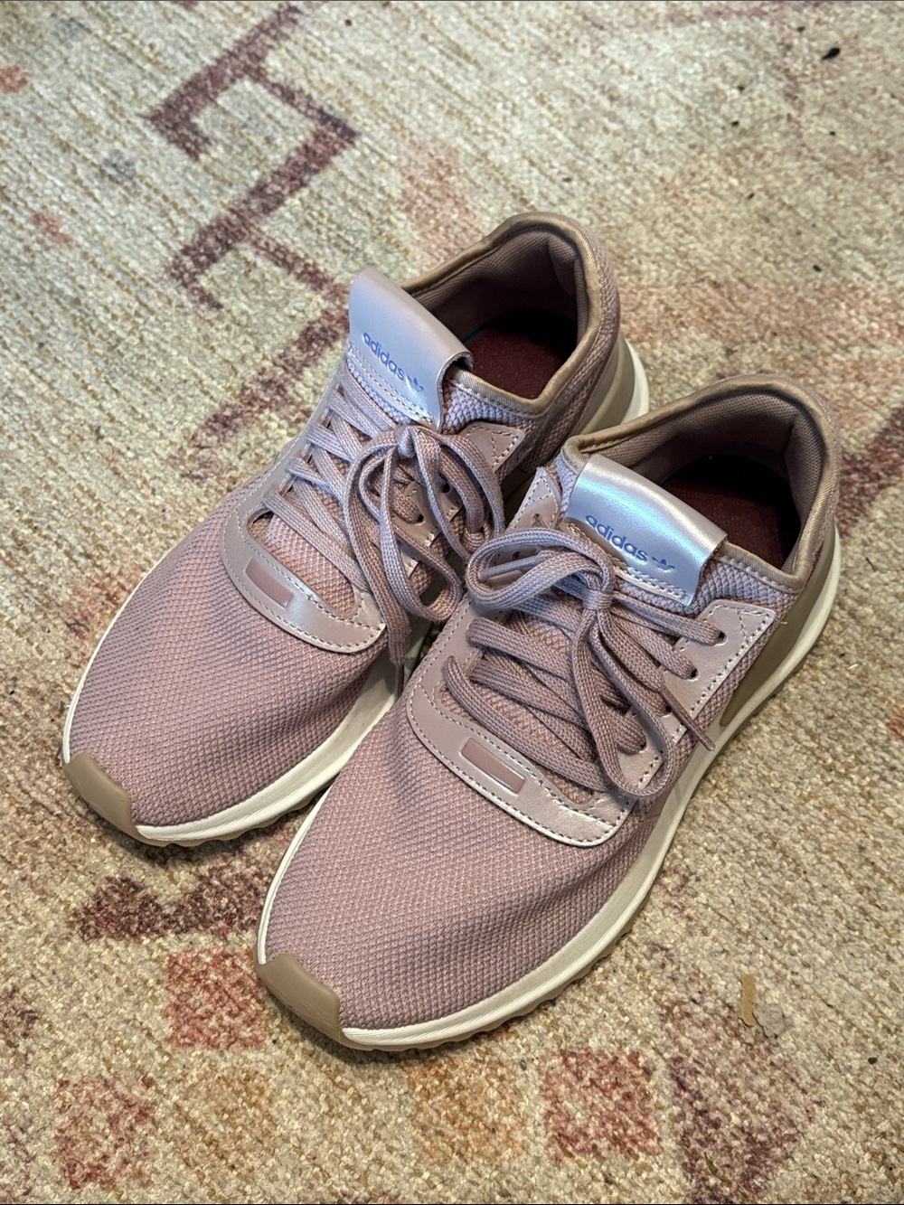 adidas Lavender Pink Casual Running Sneakers EUC 9 and 1/2